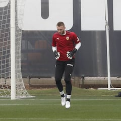 Cillessen, operado de urgencia