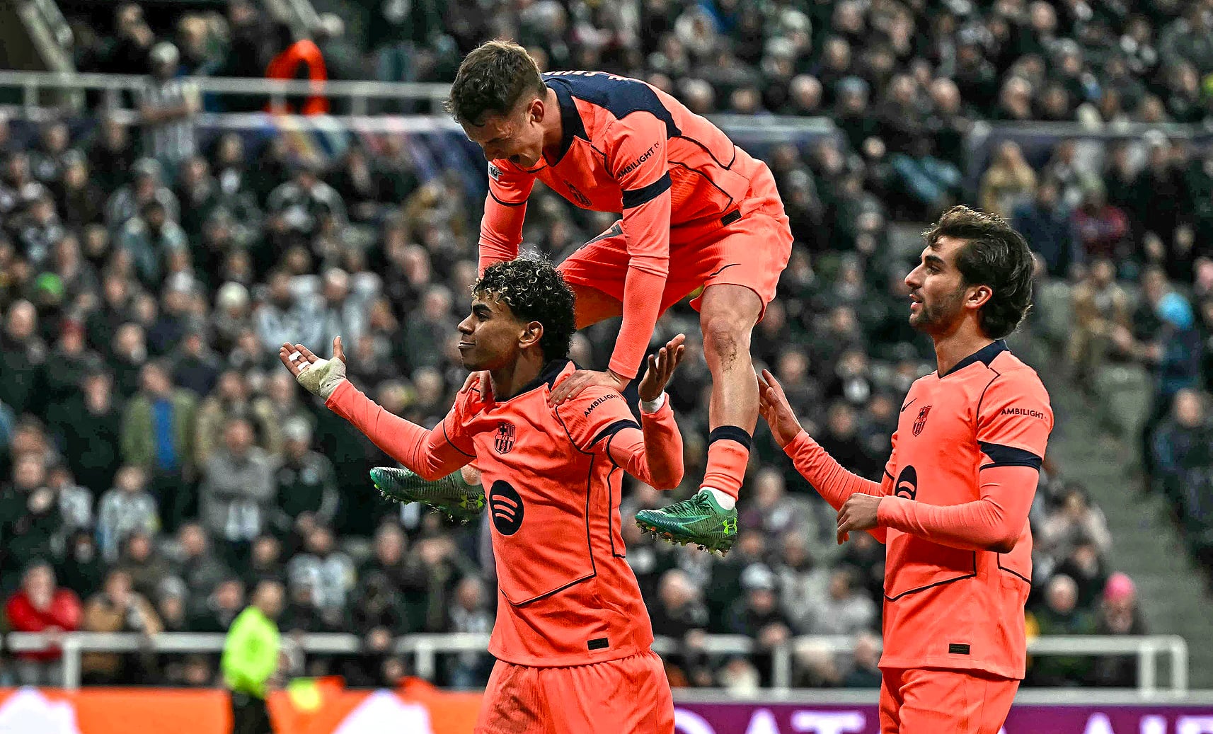 Las imágenes del empate in extremis del Barcelona en Newcastle