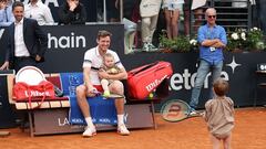 Jarry vuelve a Chile y anuncia una sorpresiva separación: “Le agradezco su trabajo”