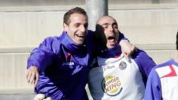<b>LA ALEGRÍA DEL GOL. </b>Soldado, abrazado a Codina, regresa al once titular del Getafe.