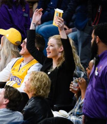 Iggy Azalea, la rapera novia de Nick Young, en el Staples Center.