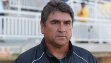 Emiliano Astorga en el inicio del encuentro ante La Calera.