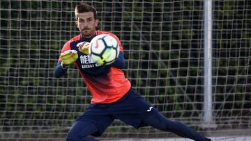 Javi Varas ficha por el Huesca y s¨®lo falta el ansiado central
