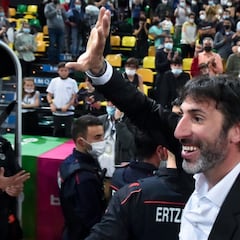 Mumbrú deja Bilbao tras 13 años como jugador y técnico