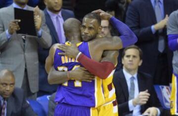 LeBron James y Kobe Bryant, amistad y respeto mutuo en su último duelo en Regular Season.