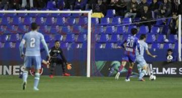 1-2. Jorge Molina anota el segundo tanto.