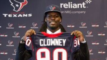 Jadeveon Clowney en su presentación con Texans