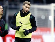 Santiago Giménez, who has not played for AC Milan in several months, is reportedly among a host of Rossoneri stars earmarked for sale.