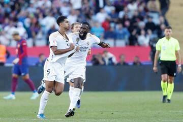 Si te persigue de esta forma el defensor del Real Madrid, Antonio R¨¹diger, sal corriendo...