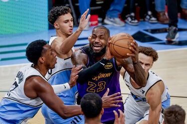 Will LeBron James play today for the Lakers against the Portland Trail Blazers?