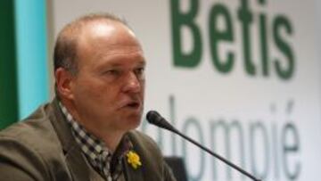 PEPE MEL EN RUEDA DE PRENSA