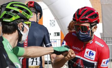 Roglic y Carapaz antes de comenzar la etapa