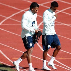 Ansu y Adama, en la España de los extremos