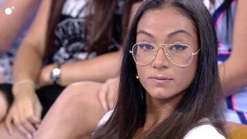Dakota Tárrega en 'MYHYV' nada más enterarse de que su novio Rubén le ha sido infiel mientras concursaba en 'Supervivientes 2019'.