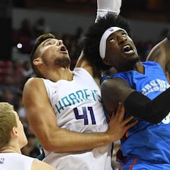 Comienza la liga de verano de Las Vegas: 40 puntos de Korkmaz y doble-doble de Willy