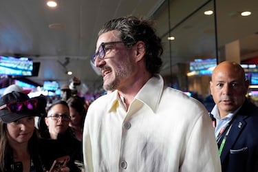 Pedro Pascal, actor que se hizo famoso con 'The Mandalorian' y una de las grandes estrellas de Hollywood también estuvo en el Super Bowl. Incluso en la casita de Bad Bunny.