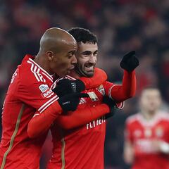 Partidazo de Rafa Silva... para luego deslizar que se va