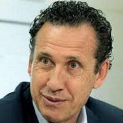 Valdano fue crítico con Piqué: "Le ha devorado su personaje"