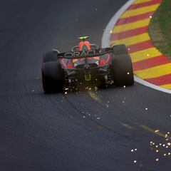 Sainz y Alonso en el top-5 mientras Leclerc prueba los muros