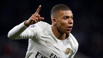 Soccer Football - Ligue 1 - Toulouse v Paris St Germain - Stadium Municipal de Toulouse, Toulouse, France - March 31, 2019   Paris St Germain&#039;s Kylian Mbappe celebrates scoring their first goal    REUTERS/Regis Duvignau