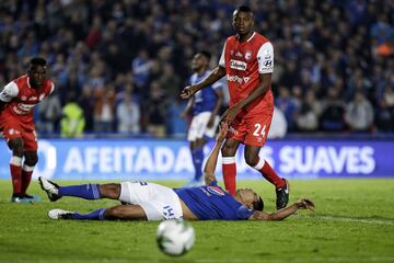 El central cardenal es un fijo en el equipo de Rivera. Buen juego aéreo, velocidad para los cierres y salida con la pelota. Es el futbolista del torneo que más pases ha interceptado (22). 