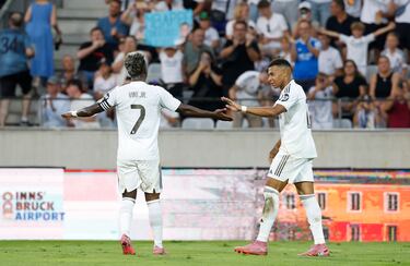 Qué gran balón filtró Tchouameni para encontrar la carrera de su compatriota Mbappé, que tumbó con una finta al portero rival y marcó a placer el tanto del 0-3, sellando así su doblete particular.