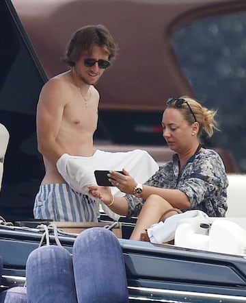 El centrocampista croata del Real Madrid, Luka Modric, se encuentra disfrutando de unas merecidas vacaciones junto a su familia en Portofino, pueblo pesquero ubicado en la costa de la Riviera Italiana, al sudeste de Génova.