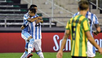 Racing festeja en el final en un vacío Minella