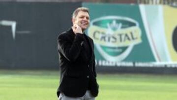 Mosa en un entrenamiento de Colo Colo en el Monumental.