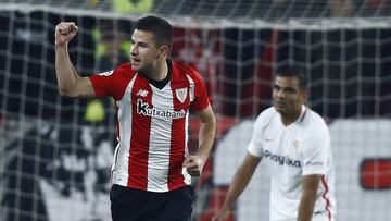 Guruzeta celebra su gol al Sevilla.