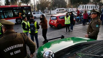 Restricción vehicular hoy, 27 de junio: autos que no pueden circular en Santiago y calendario de junio