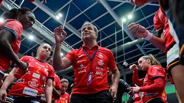 Erauskin sustituye a Loidi en la concentración de las ‘Guerreras’