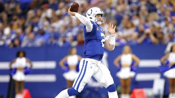 El quarterback se ha perdido su segunda práctica en la semana luego de lesionarse ambos tobillos contra los Rams y su disponibilidad está en duda.