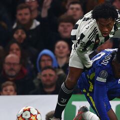 Cuadrado sufre en goleada del Chelsea a Juventus en Champions