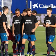 El Levante tiene un gesto con Doukouré y Toño, homenajeado
