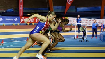 ZARAGOZA, 11/01/2025.- Un momento de la prueba femenina de los 60 metros del Trofeo Ciudad de Zaragoza de atletismo en pista cubierta, este sábado en el Palacio de los Deportes de la capital aragonesa. EFE/ Javier Cebollada