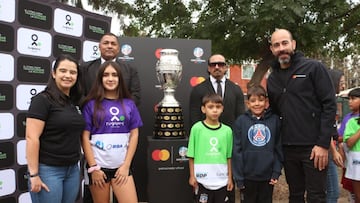 La Conmebol Copa América llegó a Chile y visitó Renca