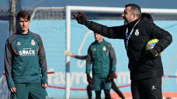 Diego Mart¨ªnez y Denis Su¨¢rez - Espanyol
