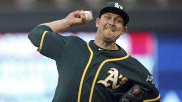 El pitcher de 30 años dejó a los Athletics al final de la campaña y ha llegado a un rival divisional de Oakland, Los Angels Angels.