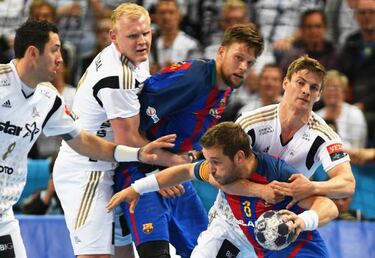 El Barcelona estalla por el arbitraje sufrido ante el Kiel