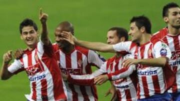 <b>RENOVADO. </b>Nacho Cases renovó su contrato con el Sporting hasta junio de 2014.