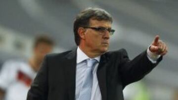 Martino: "Tévez vuelve para pelear con Higuaín y Agüero"