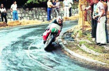 Ángel Nieto llegó a Montjuic, última cita del año, jugándose los títulos de 50cc y 125cc, los que acabaron convirtiéndose en el cuarto y quinto de su carrera.