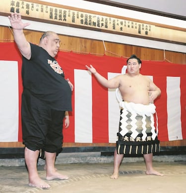 Los dos únicos ‘yokozuna’ honran el sumo en un duelo no visto desde 1949