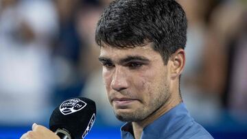 MASON, OHIO - AUGUST 20: Carlos Alcaraz addresses the crowd after the men's singles final of the Western & Southern Open at Lindner Family Tennis Center on August 20, 2023 in Mason, Ohio. Michael Hickey/Getty Images/AFP (Photo by Michael Hickey / GETTY IMAGES NORTH AMERICA / Getty Images via AFP)