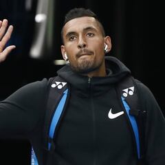 El díscolo Nick Kyrgios se retira por una lesión en el codo
