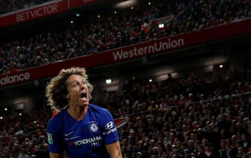 David Luiz anotó el gol de la victoria del conjunto londinense.