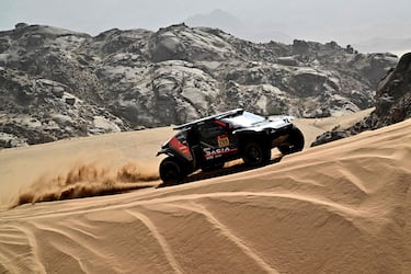 El Dacia Sandriders's Qatari de Al Attiyah y Fabian Lurquin.