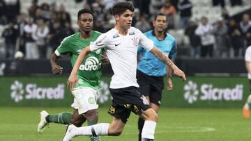 El delicado presente de Ángelo Araos en Corinthians