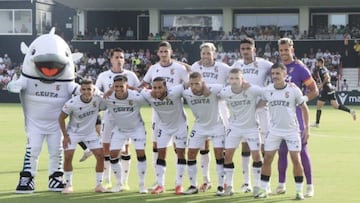 Once inicial del Ceuta ante el Sporting.